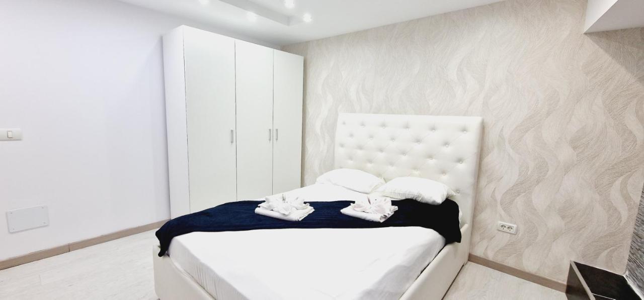 אדחה Elegant 3 Bedrooms, Wifi Free מראה חיצוני תמונה